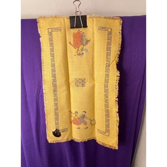 Vintages, Set of Two (2), Identical Tea Towels/Guest Towels w Hand Embroidery. - Picture 9 of 11